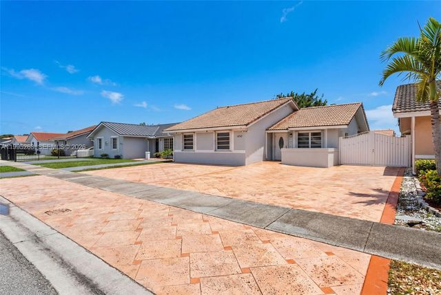 14747 SW 82nd St, Miami, FL 33193