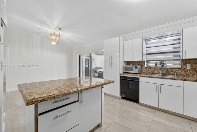 14747 SW 82nd St, Miami, FL 33193