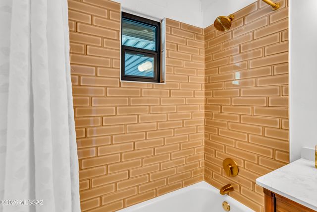 5829 E Waverly Street, Tucson, AZ 85712