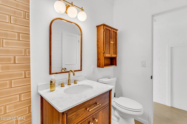 5829 E Waverly Street, Tucson, AZ 85712