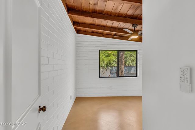 5829 E Waverly Street, Tucson, AZ 85712