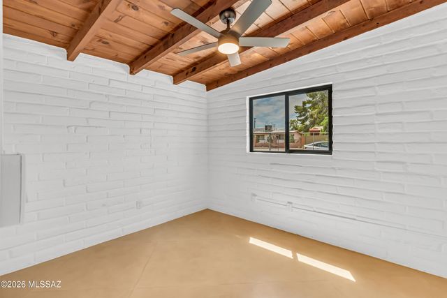 5829 E Waverly Street, Tucson, AZ 85712