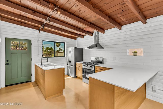 5829 E Waverly Street, Tucson, AZ 85712