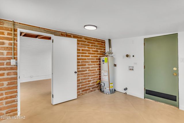 5829 E Waverly Street, Tucson, AZ 85712
