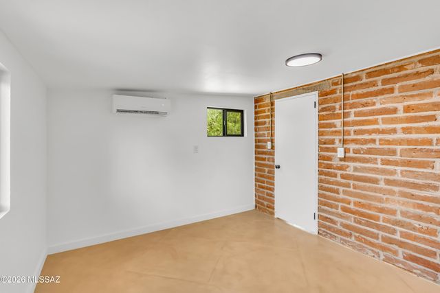 5829 E Waverly Street, Tucson, AZ 85712