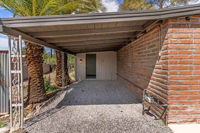 5829 E Waverly Street, Tucson, AZ 85712