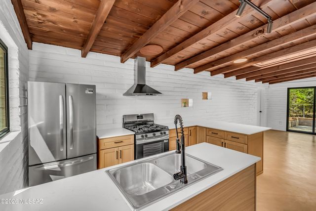 5829 E Waverly Street, Tucson, AZ 85712
