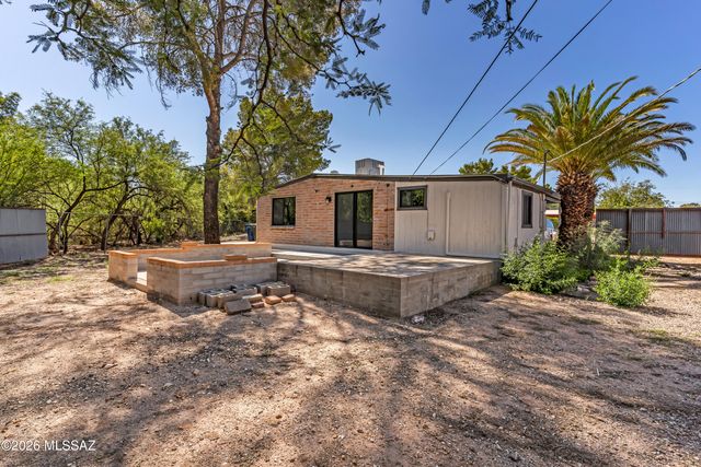 5829 E Waverly Street, Tucson, AZ 85712