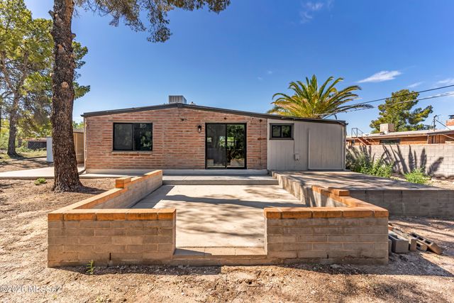 5829 E Waverly Street, Tucson, AZ 85712