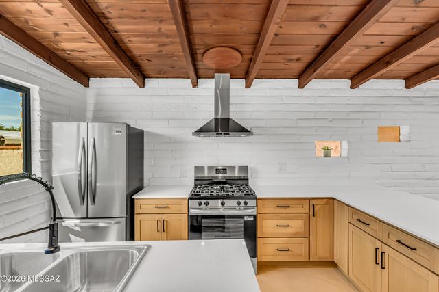 5829 E Waverly Street, Tucson, AZ 85712