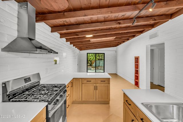 5829 E Waverly Street, Tucson, AZ 85712