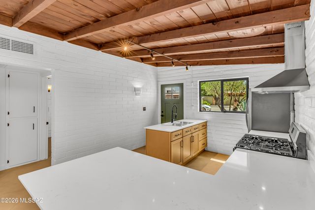 5829 E Waverly Street, Tucson, AZ 85712
