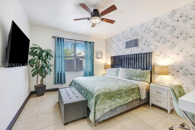 16082 SW 68th Ter 0, Miami, FL 33193