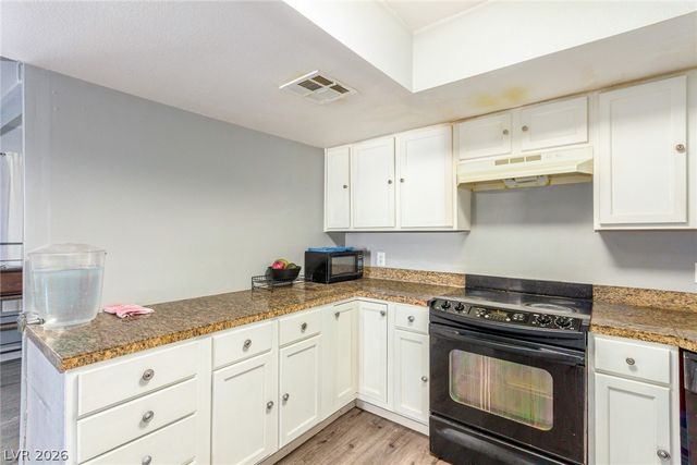 5713 Smoke Ranch Road D, Las Vegas, NV 89108