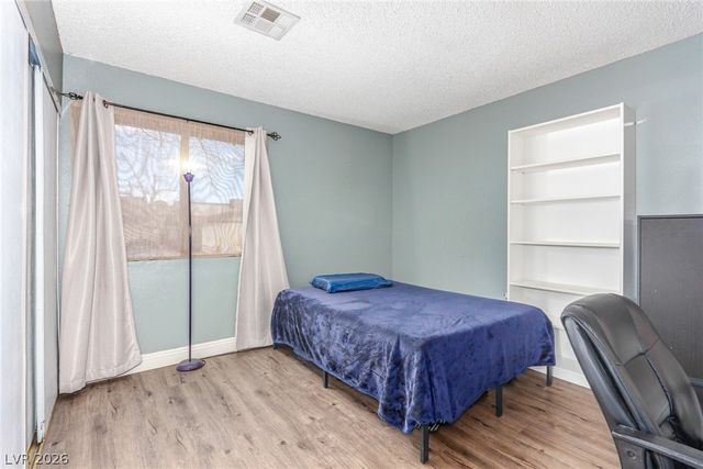 5713 Smoke Ranch Road D, Las Vegas, NV 89108