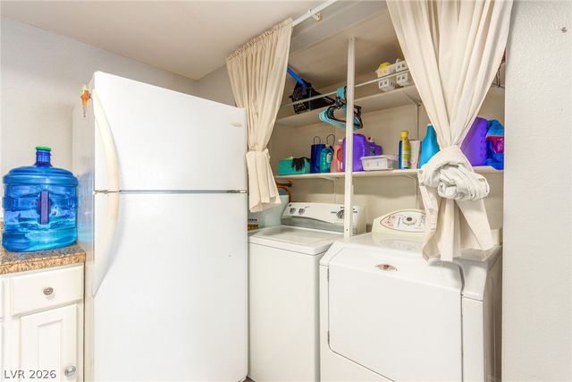 5713 Smoke Ranch Road D, Las Vegas, NV 89108