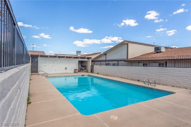 5713 Smoke Ranch Road D, Las Vegas, NV 89108