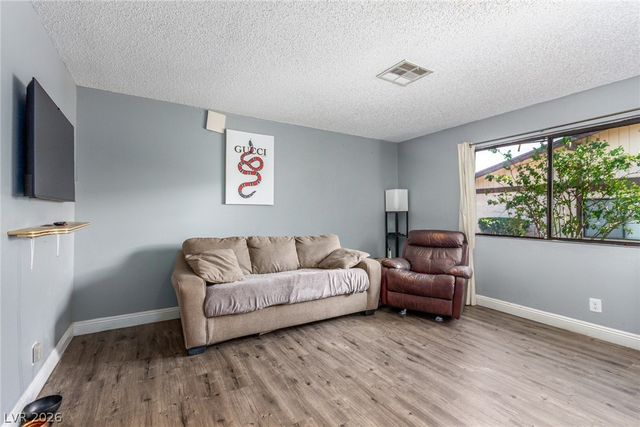 5713 Smoke Ranch Road D, Las Vegas, NV 89108