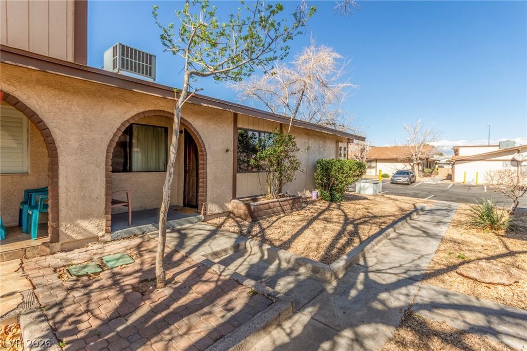 5713 Smoke Ranch Road D, Las Vegas, NV 89108