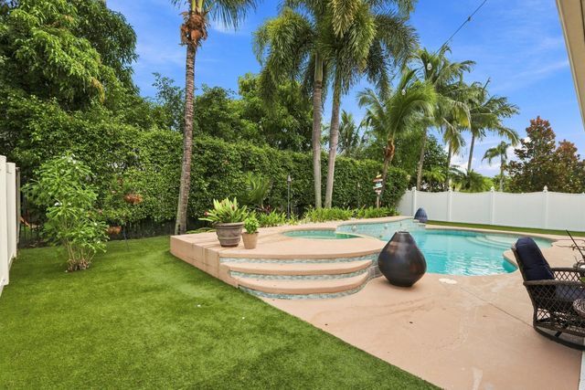 2478 WESTMONT Lane, Royal Palm Beach, FL 33411