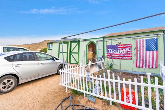 25885 Santa Rosa, Apple Valley, CA 92308