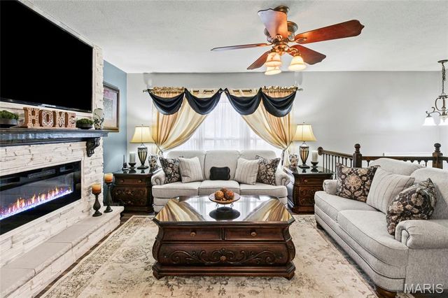 2837 Paula Lane, High Ridge, MO 63049