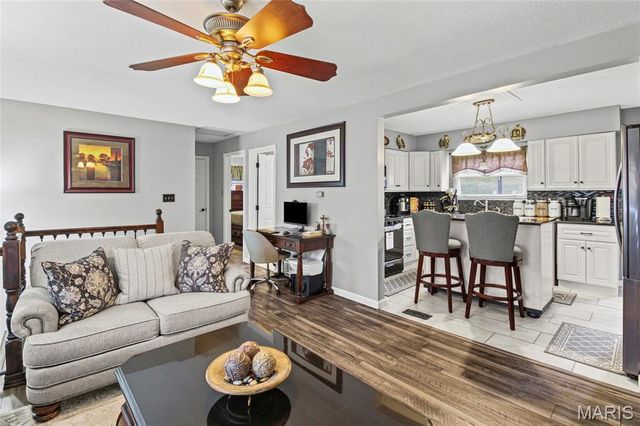 2837 Paula Lane, High Ridge, MO 63049