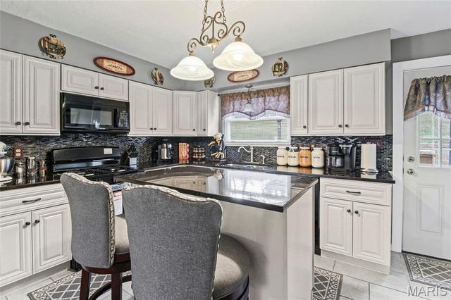 2837 Paula Lane, High Ridge, MO 63049