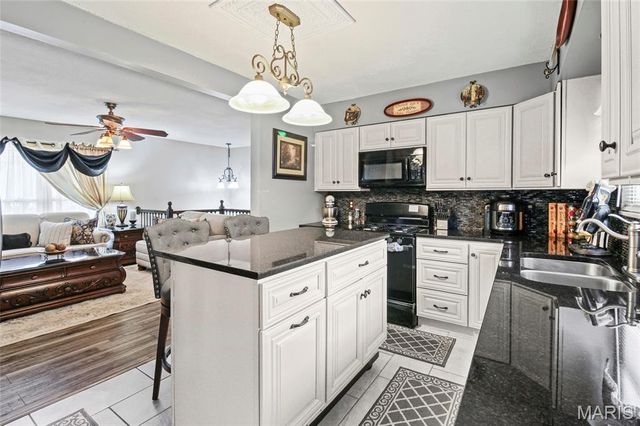 2837 Paula Lane, High Ridge, MO 63049