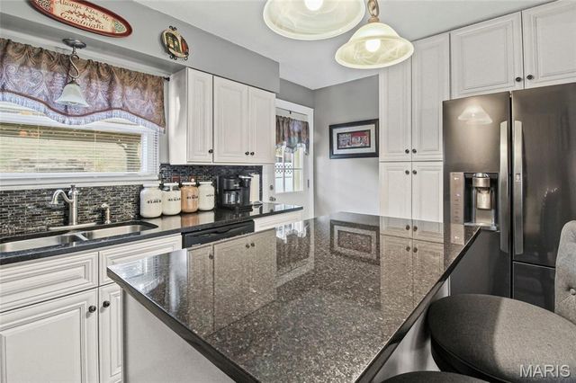 2837 Paula Lane, High Ridge, MO 63049