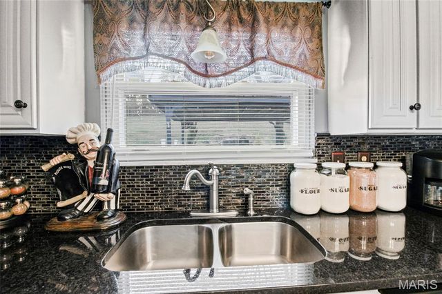 2837 Paula Lane, High Ridge, MO 63049