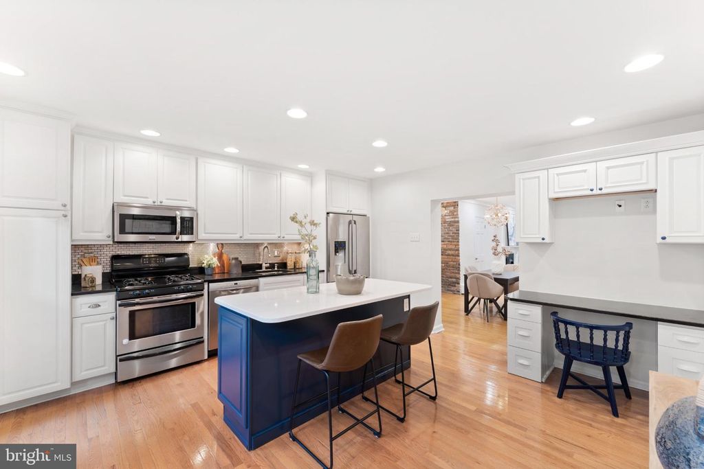 2417 PANAMA ST, Philadelphia, PA 19103 — photo 3