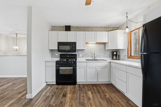 3643 IVY AVE, Rapid City, SD 57701