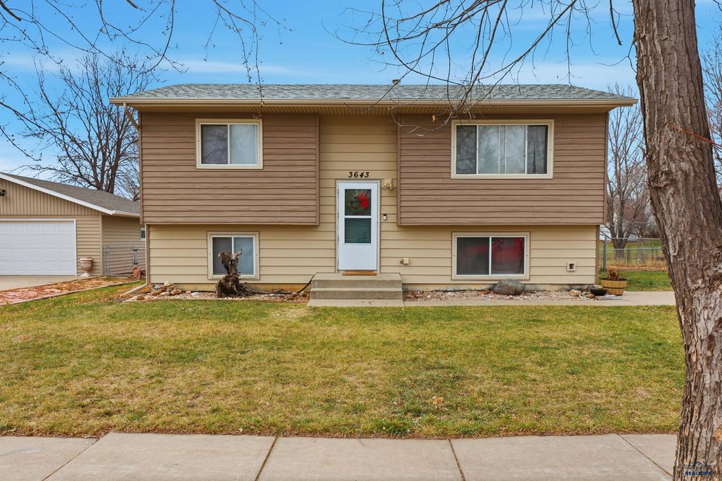 3643 IVY AVE, Rapid City, SD 57701