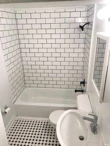 1230 W Washington Boulevard, Fort Wayne, IN 46802