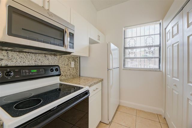 6707 NW 193rd Lane 0, Hialeah, FL 33015
