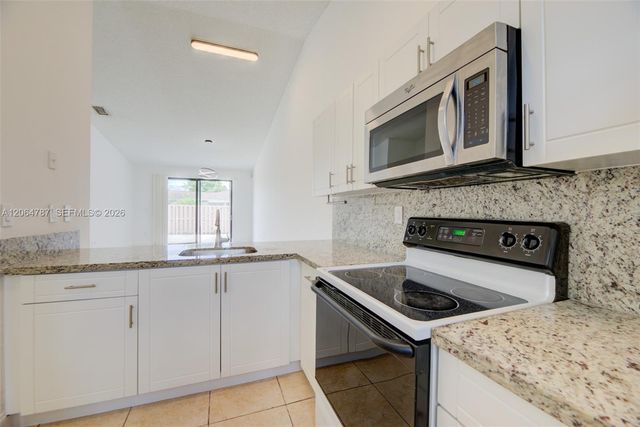 6707 NW 193rd Lane 0, Hialeah, FL 33015