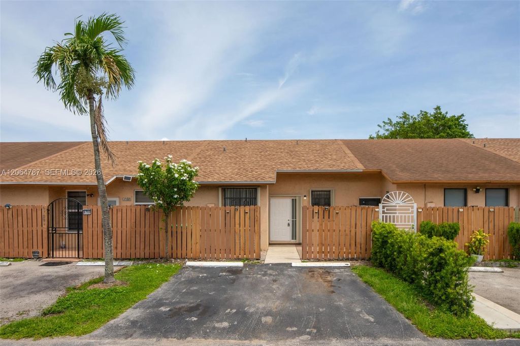 6707 NW 193rd Lane 0, Hialeah, FL 33015