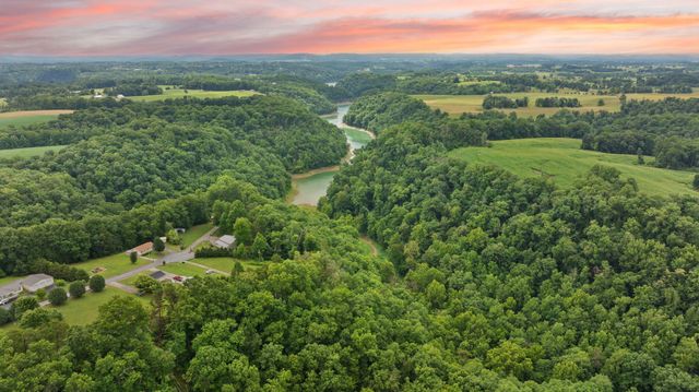 96 Vicki Street, Nancy, KY 42544