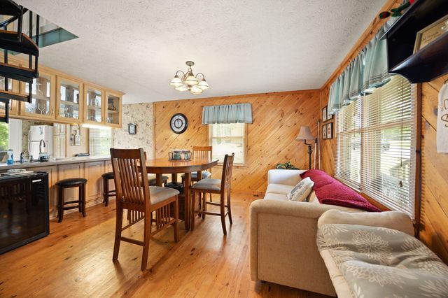 96 Vicki Street, Nancy, KY 42544