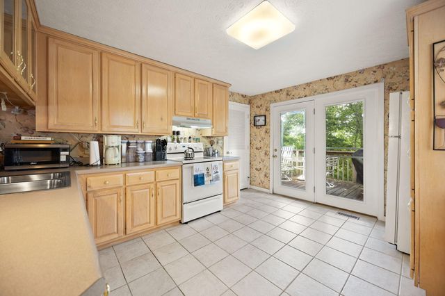 96 Vicki Street, Nancy, KY 42544