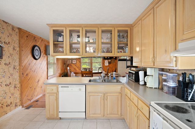 96 Vicki Street, Nancy, KY 42544