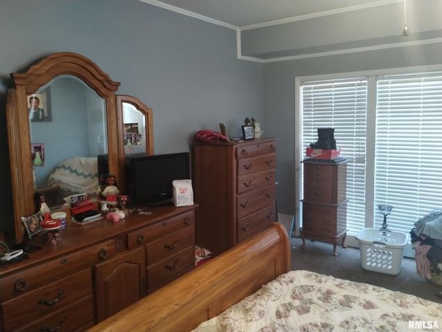 600 S SKYLINE Drive, Carbondale, IL 62901