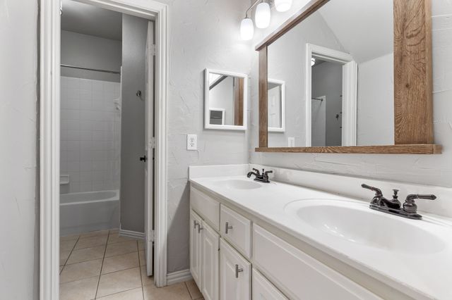 5204 Arbor Hollow Drive, Mckinney, TX 75072