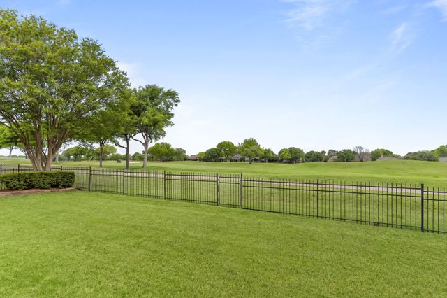 5204 Arbor Hollow Drive, Mckinney, TX 75072