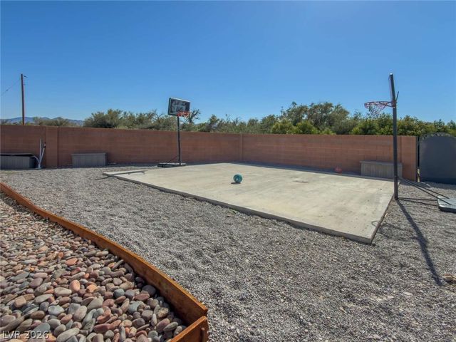 201 West Lupin Street, Pahrump, NV 89048