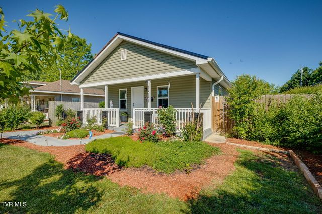 1811 East Fairview Avenue, Johnson City, TN 37601