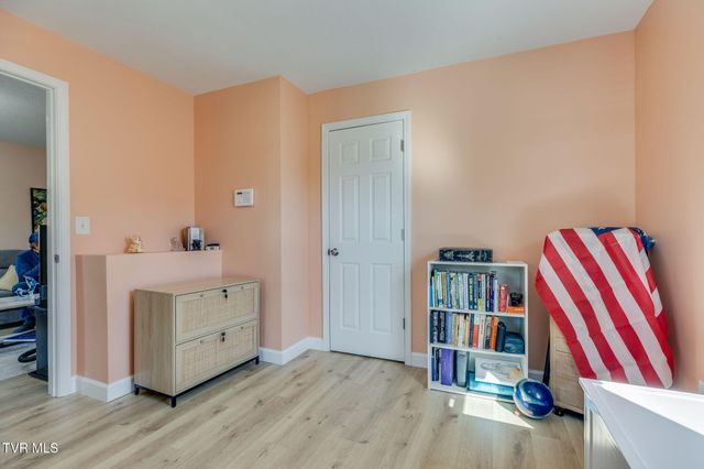 1811 East Fairview Avenue, Johnson City, TN 37601