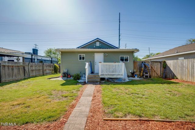1811 East Fairview Avenue, Johnson City, TN 37601