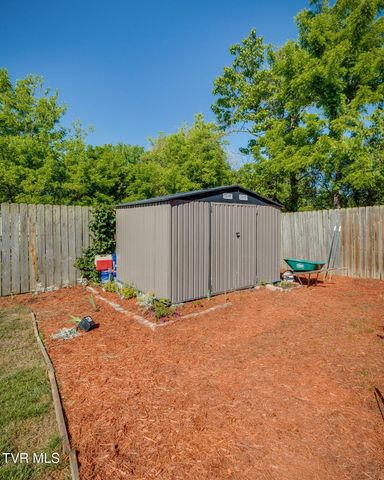 1811 East Fairview Avenue, Johnson City, TN 37601